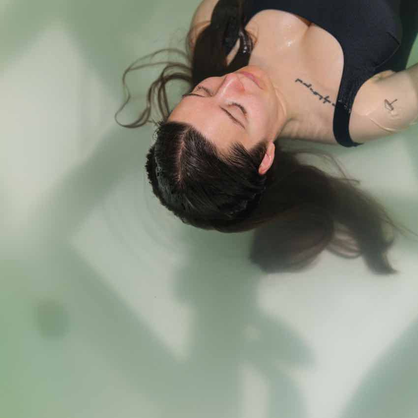 Floating hos PAUSE recovery studio Floating hos PAUSE recovery studio